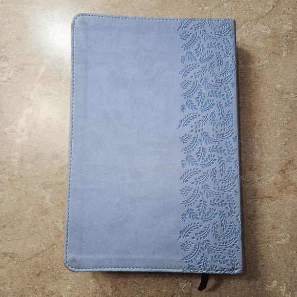 CSB (in)courage Devotional Bible Blue LeatherTouch Holman Women Study Bible - Picture 2 of 9